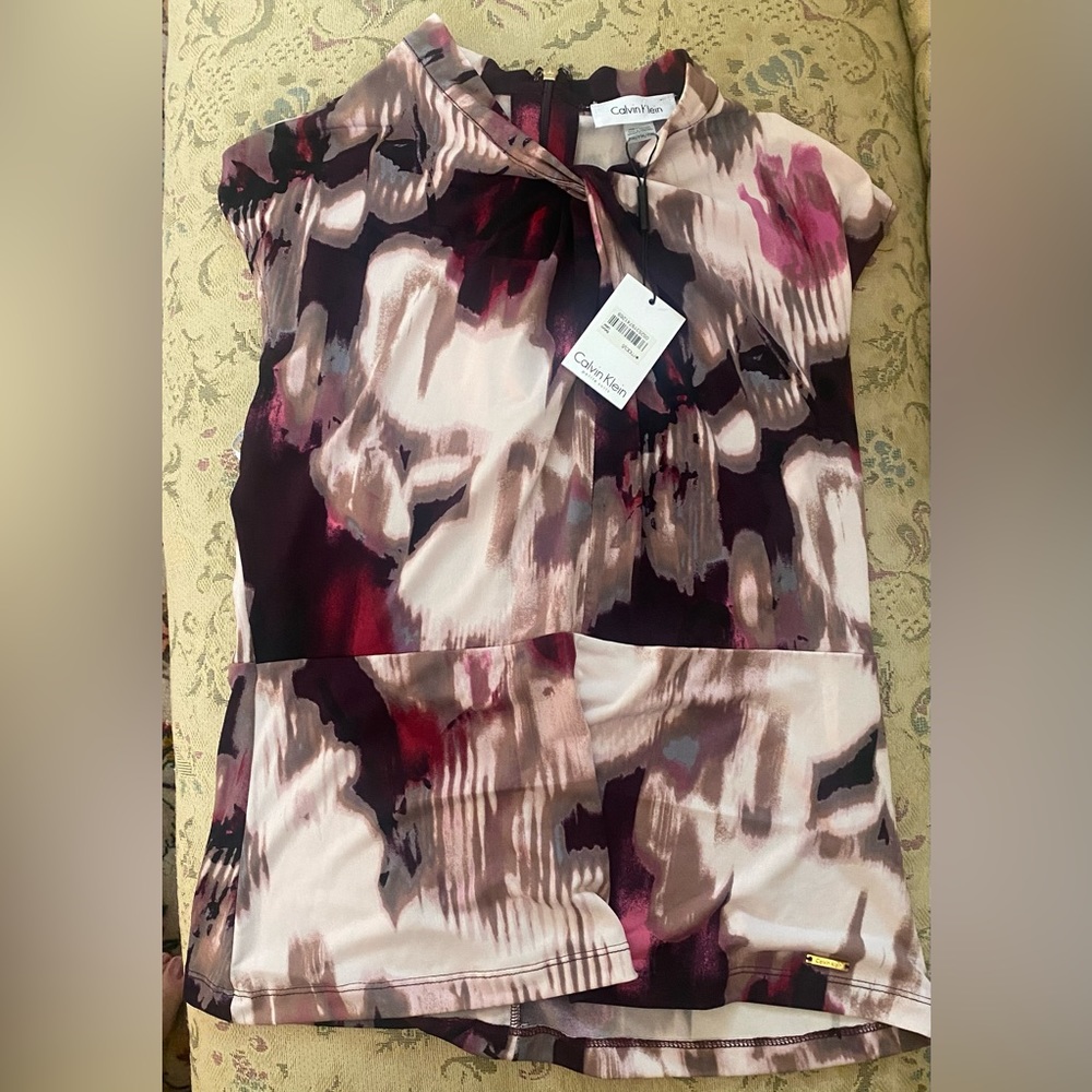 NWT Calvin Klein New With Tag Abstract Pattern Top